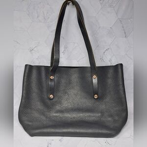 Go Forth Goods Avery Pebbled Leather Tote 11"x16" - Black
